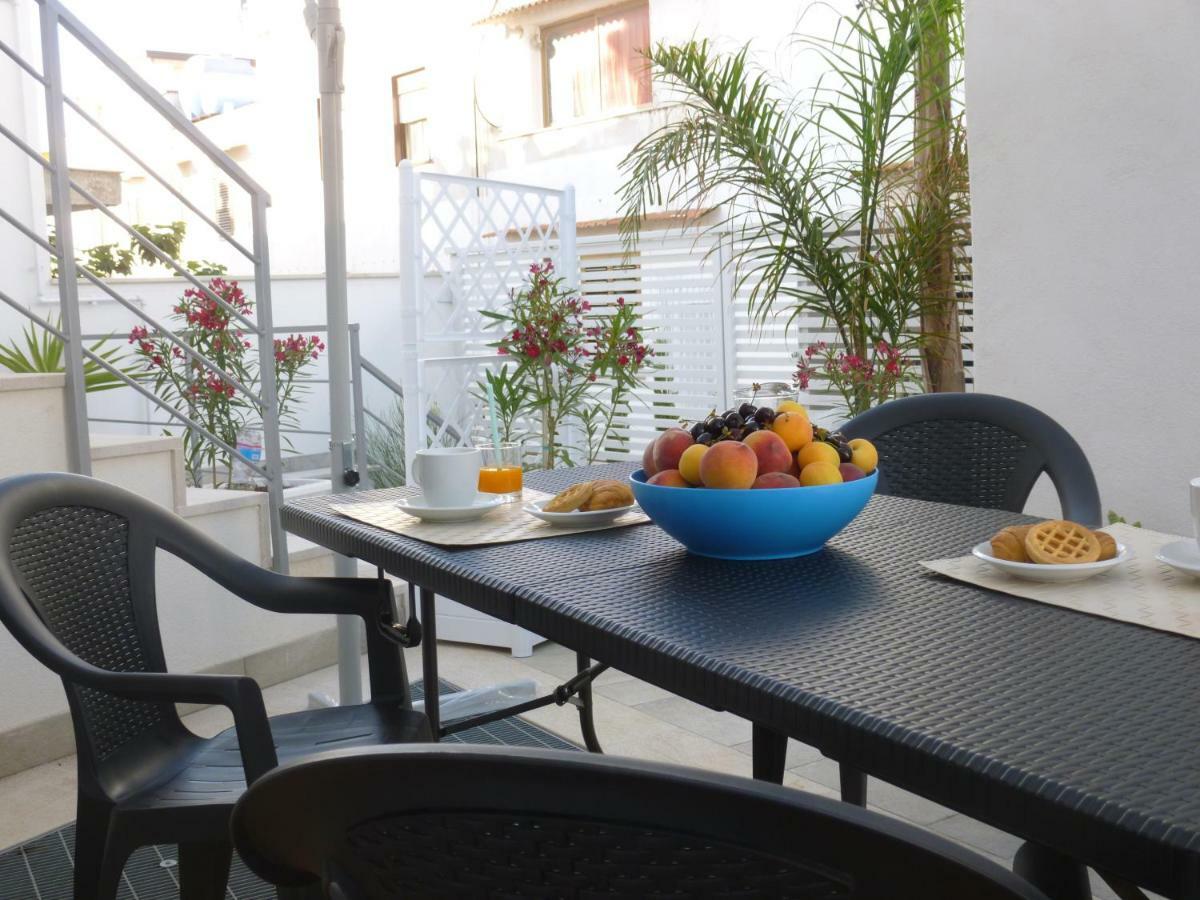 Charm Holiday Terrasini Eksteriør bilde